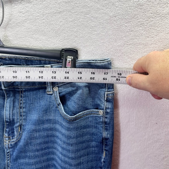 Maurices Mid Rise Straight Leg Jeans Womens 14W Plus Blue Denim Stretch 2529 - Picture 4 of 10